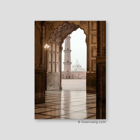 Badshahi Mosque Arch Vertical - Doenvang